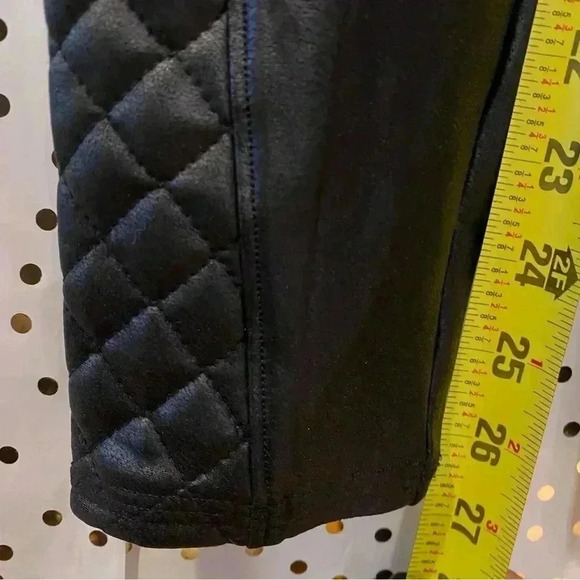 SPANX Faux Leather Quilted Leggings - Picture 6 of 8